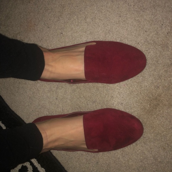 Red flat - Picture 2 of 3